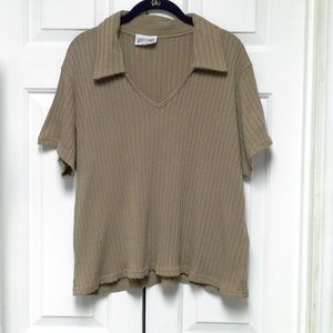 Brown V-Neck Short Sleeve Ribbed Shirt